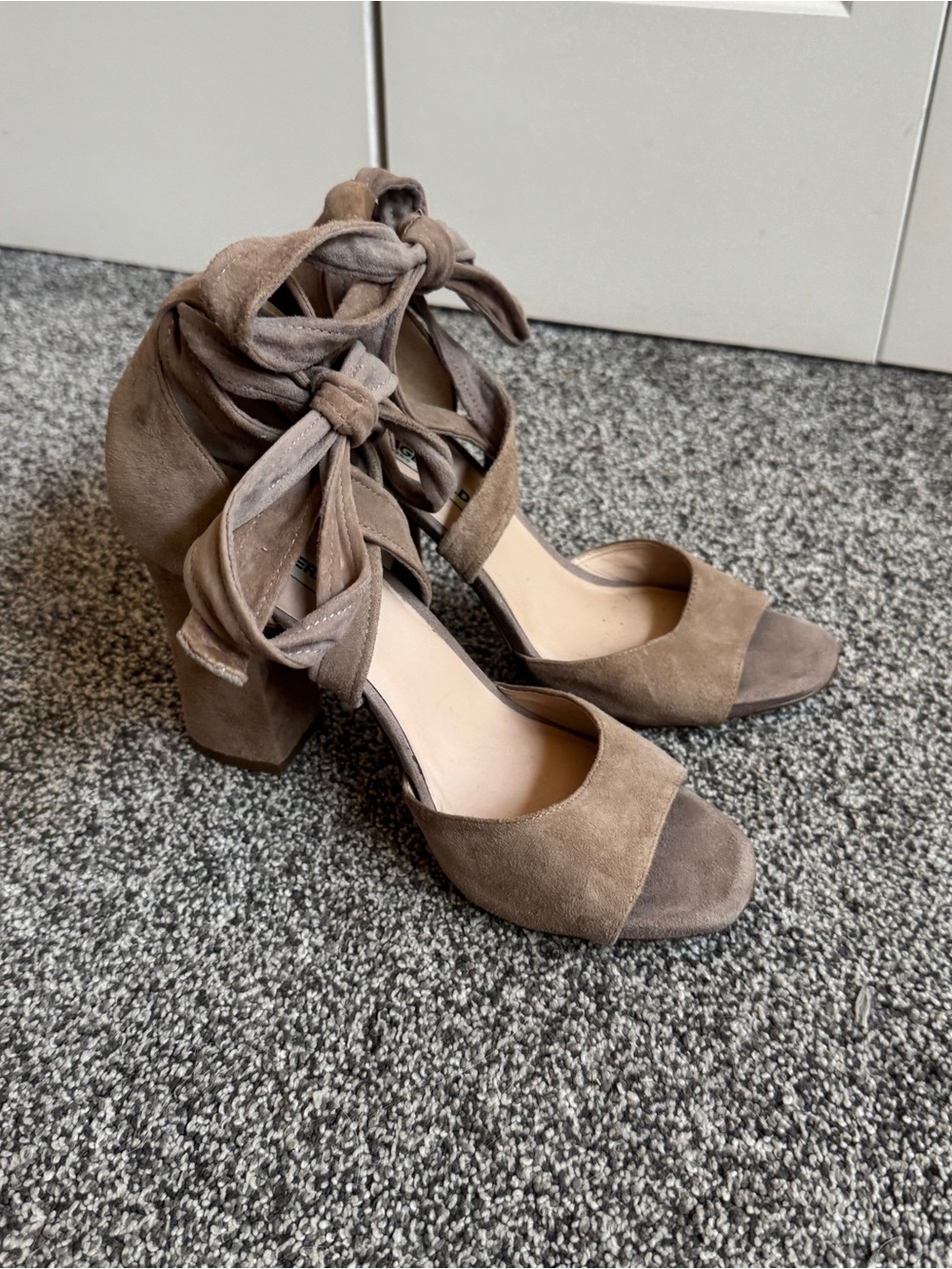 Karl Lagerfeld Paris Racha Suede Wrap Tie Block Heel Sandals Taupe EU 38.5 US8.5 - Picture 2 of 11
